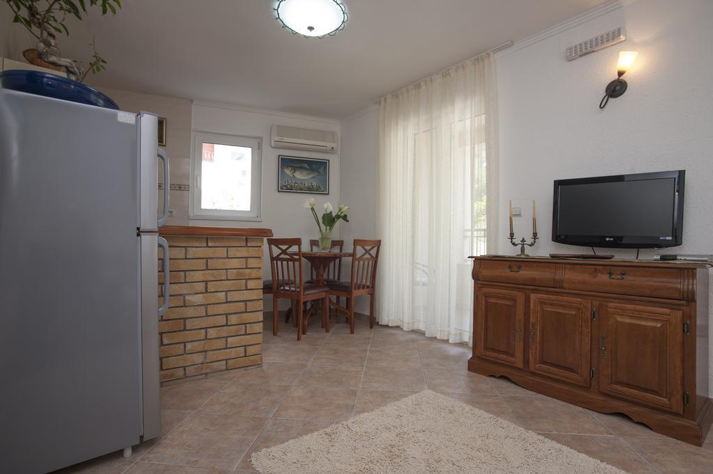 Guest House Medin Petrovac Luaran gambar