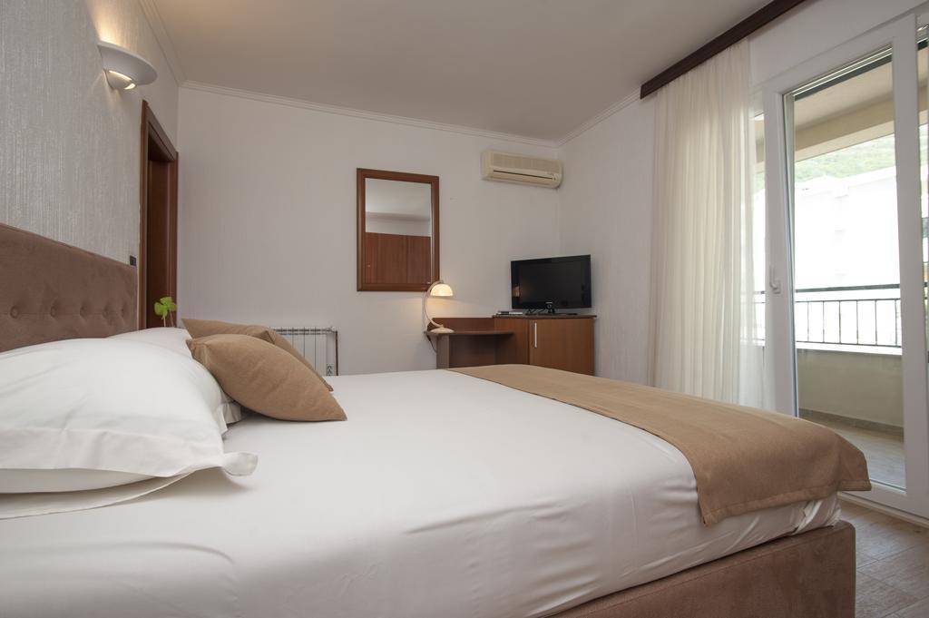 Guest House Medin Petrovac Luaran gambar
