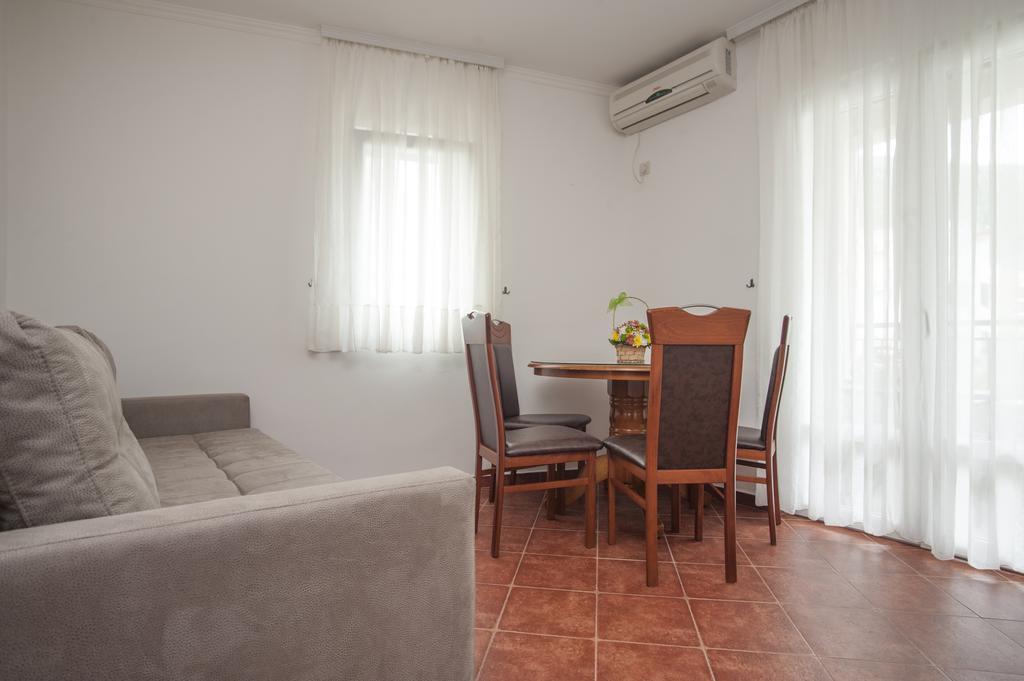 Guest House Medin Petrovac Luaran gambar