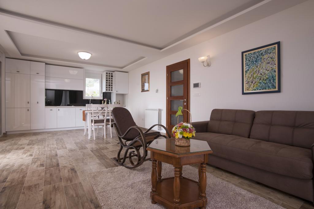 Guest House Medin Petrovac Luaran gambar